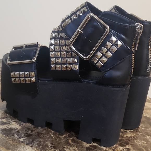 Dolls Kill Platform Sandals - Picture 5 of 7